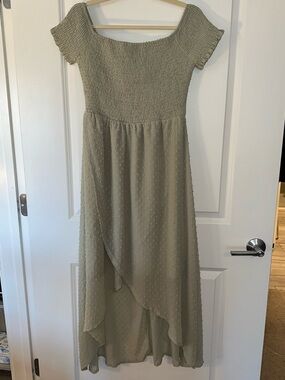 Kranda Medium Smocked Maxi Dress in Sage Green